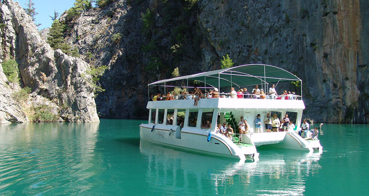 Green Canyon Boat Tour